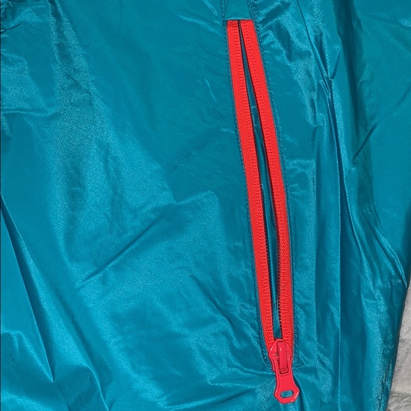 Girl’s H&M raincoat/windbreaker - Picture 3 of 6